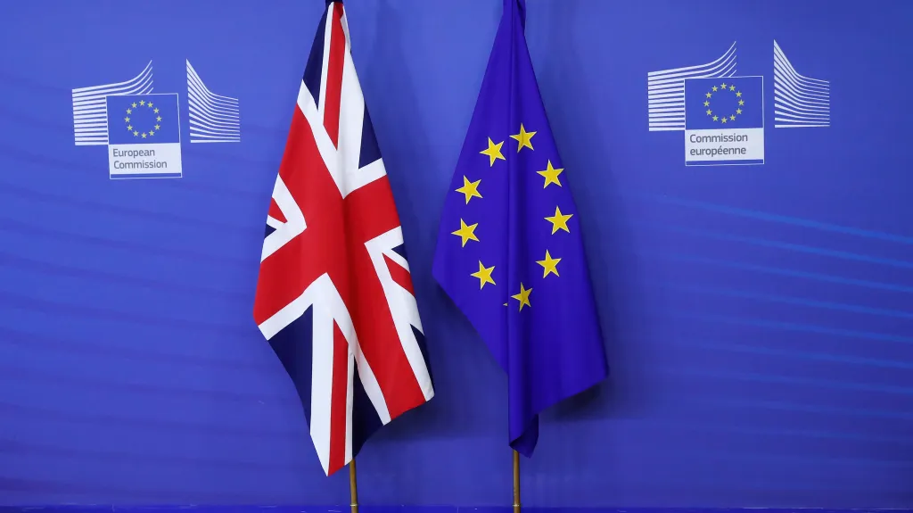 Vlajky Velké Británie a Evropské unie