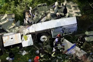 Tragédie italského autobusu: Nejméně 39 mrtvých