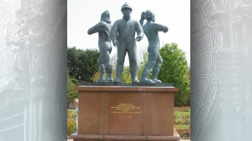 Památník obětí havárie ropné plošiny Piper Alpha