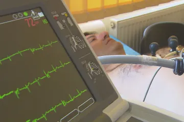 Zvýšený cholesterol má většina dospělých v Česku, riziko infarktu podle lékařů podceňují