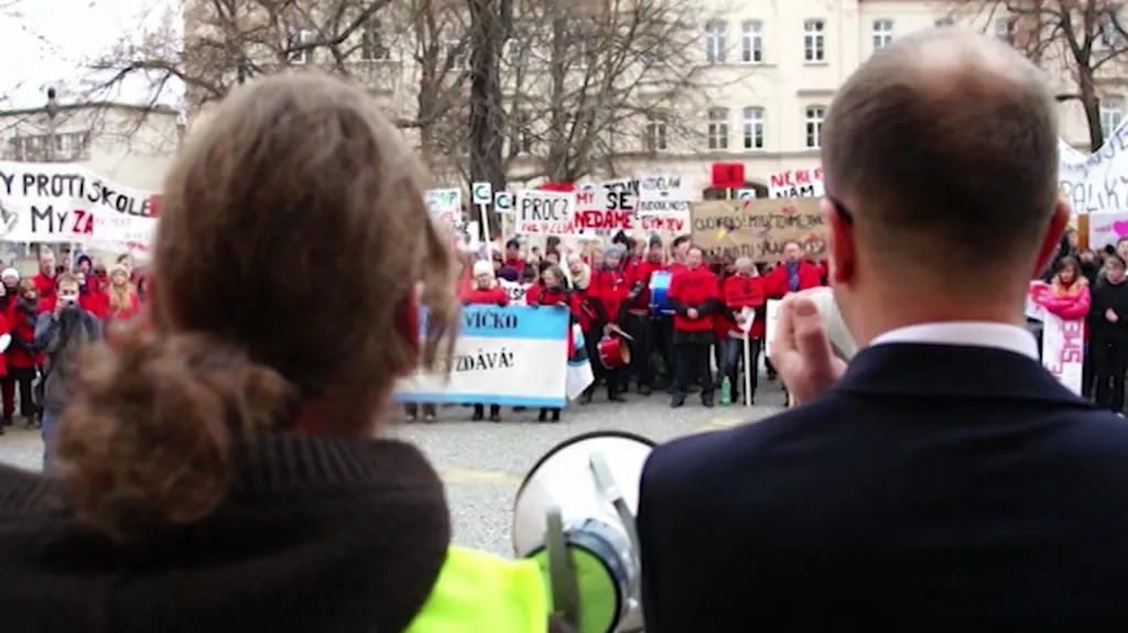Protesty studentů proti slučování škol v Třemošnici