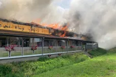 Na Mělnicku hořela jídelna, před plameny z ní uteklo téměř třicet lidí