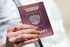 Ministři EU se shodnou na zmrazení snazšího vydávání turistických víz Rusům, píší Financial Times