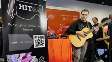 HITar, kytara využívající umělou inteligenci