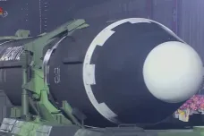 KLDR odpálila balistickou raketu na pevné palivo. Vážná provokace, zní ze Soulu