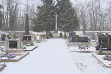 Kus hřbitova v Křídlůvkách je na prodej. Pozemky skončily nedopatřením v rukou soukromníků