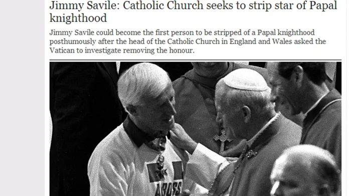 Katolíci chtějí odebrat Savileovi papežský řád