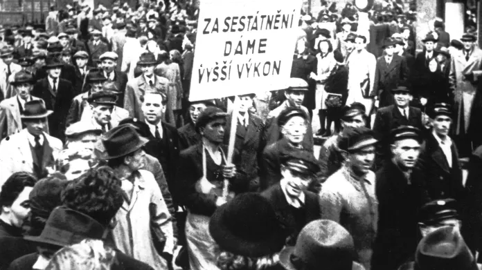 Manifestace za zestátnění průmyslu a bank (28. října 1945)