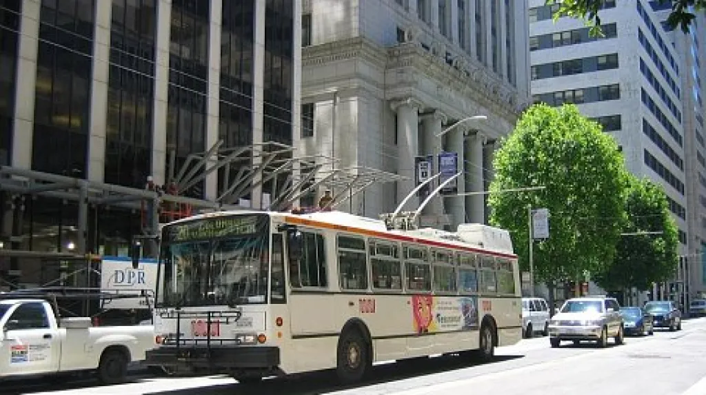 Trolejbusy v San Franciscu vyrobené Strojírnami Ostrov