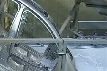 Krize nekončí, průmysl se pořád propadá