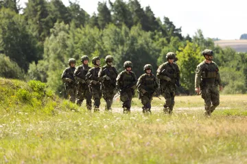 Soudy, zda Česko závazek k NATO splní, jsou dle Zůny předčasné. Opozice přístup kritizuje