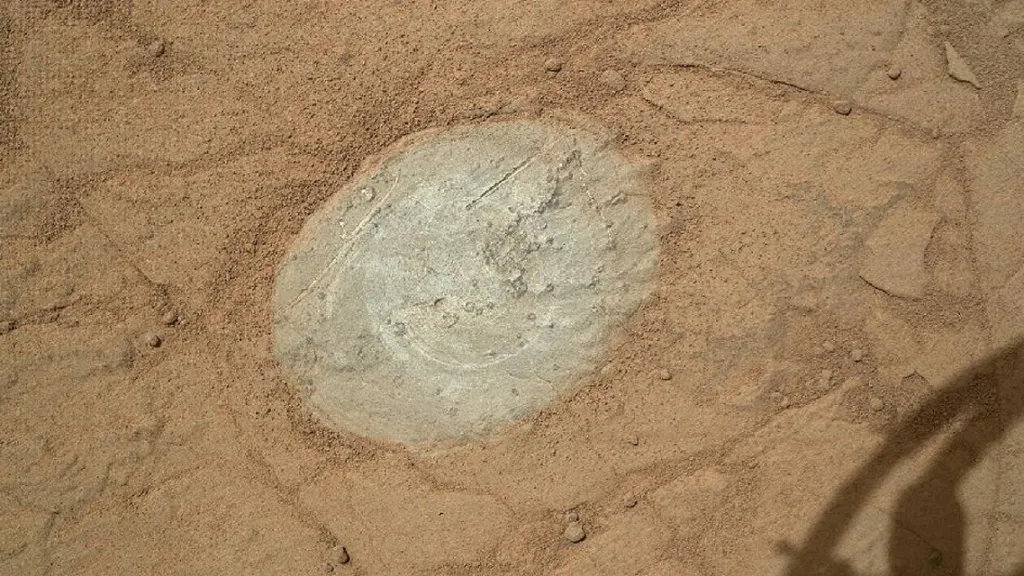 Curiosity poprvé použilo speciální kartáč