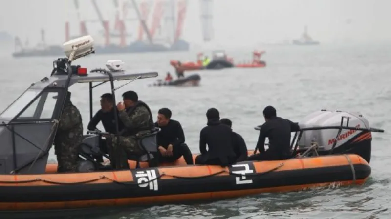 Záchranáři zatím marně pátrají po přeživších