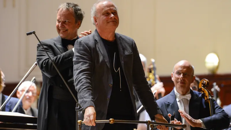 Colin Matthews (vpředu)