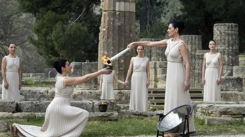 V Olympii se tradičně zapaluje olympijská pochodeň