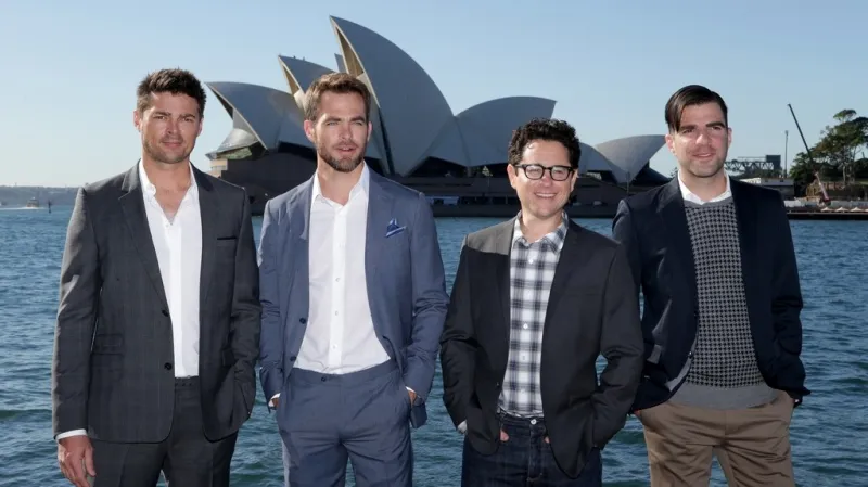 Premiéra filmu Star Trek: Do temnoty v Sydney / (zleva) Karl Urban, Chris Pine, J. J. Abrams a Zachary Quinto