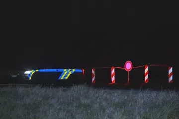 Dálnici D35 mezi Olomoucí a Lipníkem nad Bečvou obousměrně uzavřely spadlé dráty