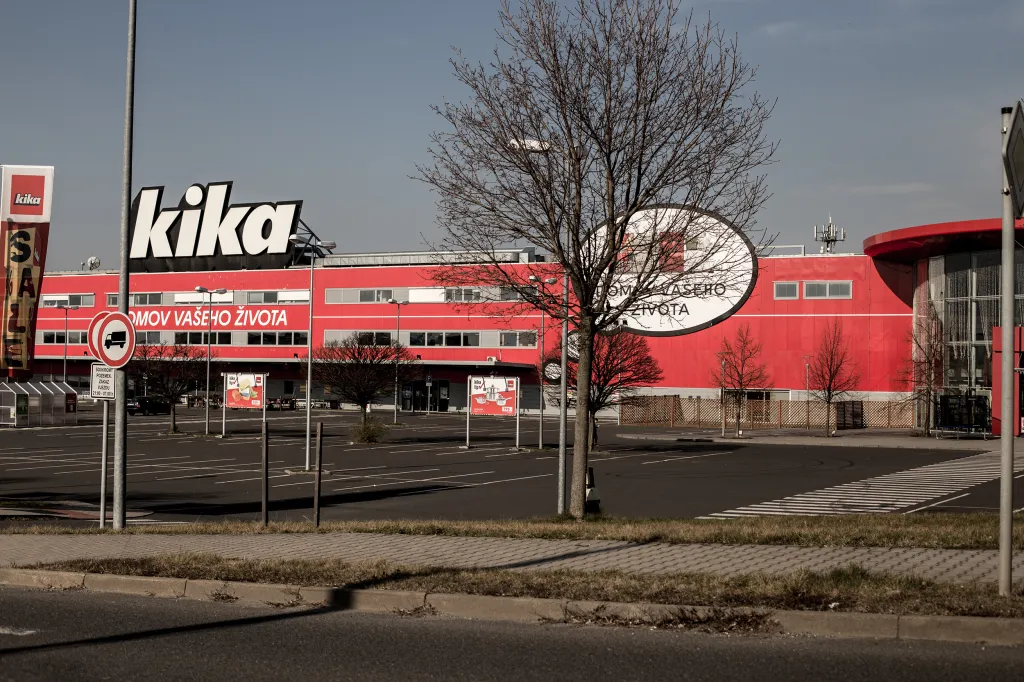 Poté, co nepotravinové obchody zavřely, není důvod k návštěvě těchto míst