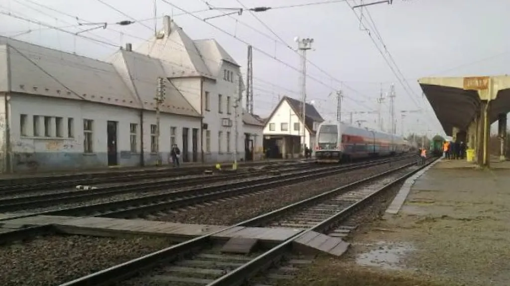 Úvalské nádraží
