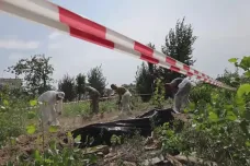 Rusové i Ukrajinci odkrývají masové hroby. Pohřbené nejčastěji zabily šrapnely