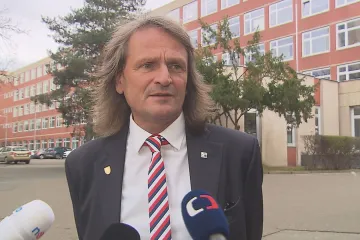 Rektor VŠE vyzval děkana Ševčíka k rezignaci