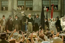 Filmová upoutávka týdne: Mike Leigh připomíná krvavou skvrnu britské historie