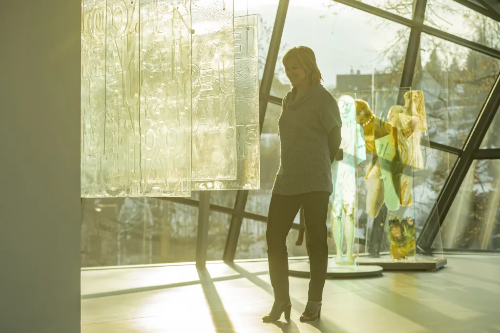 Muzeum skla a bižuterie v Jablonci na Nisou připravuje výstavu skleněných prostorových objektů Dany Zámečníkové