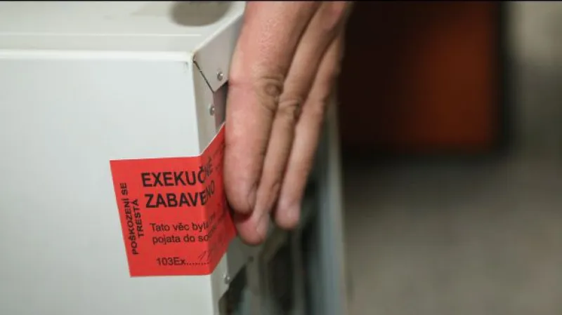 Reportáž: Exekucí ubylo, co za tím stojí?