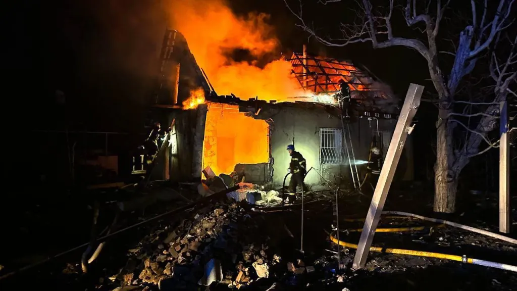 Následky ruského dronového útoku na Oděsu (17. prosince 2023)