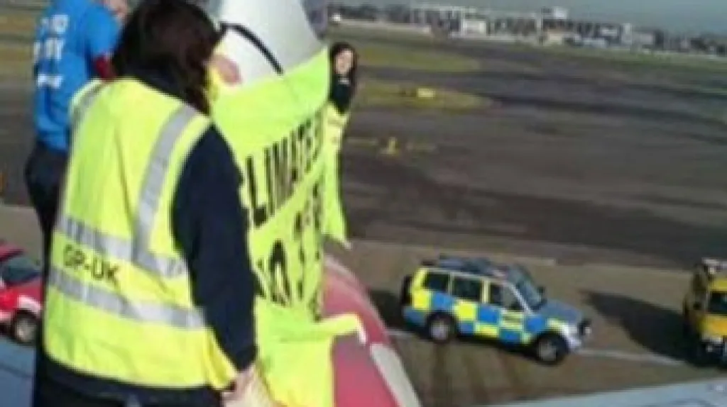 Protest Greenpeace v Heathrow