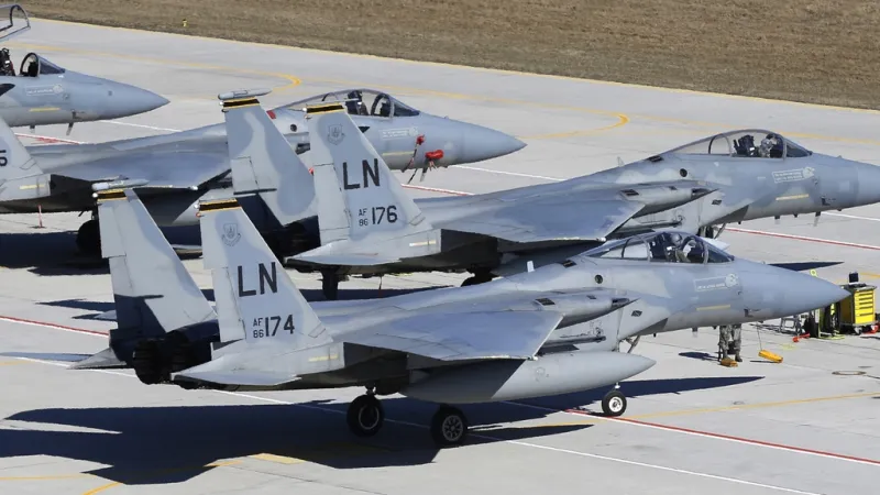 Americké stíhačky na litevské základně Siauliai