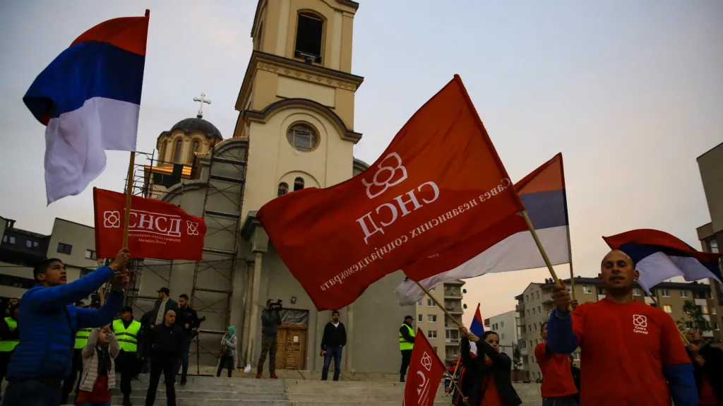 Příznivci prezidenta Dodika během referenda