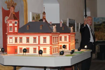 Křest miniatury jilemnického zámku