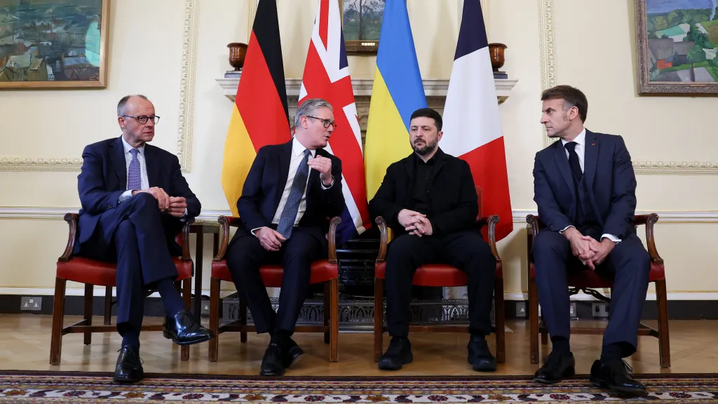 Německý kancléř Friedrich Merz, britský premiér Keir Starmer, ukrajinský prezident Volodymyr Zelenskyj a francouzský prezident Emmanuel Macron