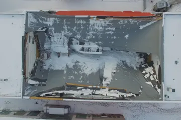 Střecha v České Třebové spadla zřejmě kvůli vadnému uchycení dřevěných vazníků