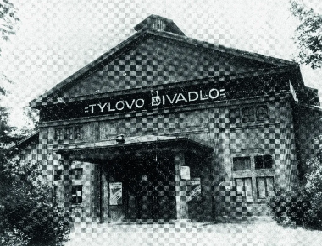 Pražské Divadlo na Fidlovačce (původní Tylovo divadlo) slaví sto let od svého vzniku