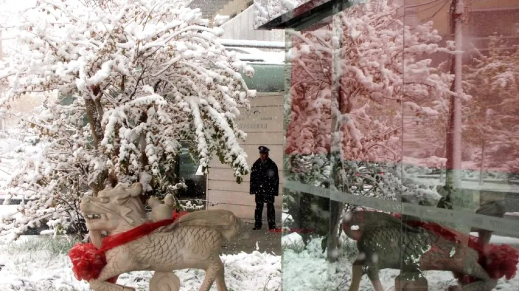 Meteorologové způsobili v Pekingu sněhovou kalamitu