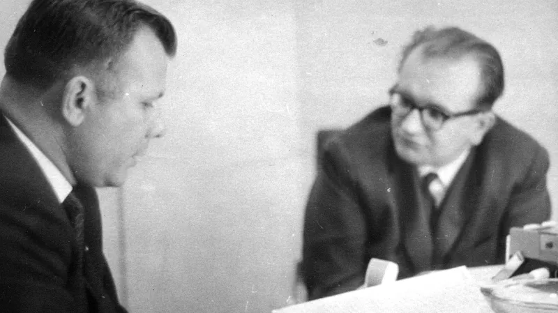 Jurij Gagarin s autorem článku Karlem Pacnerem