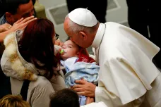 „Ne optimismus, potřebujete naději,“ řekl papež stovkám Italů, kteří přežili zemětřesení 