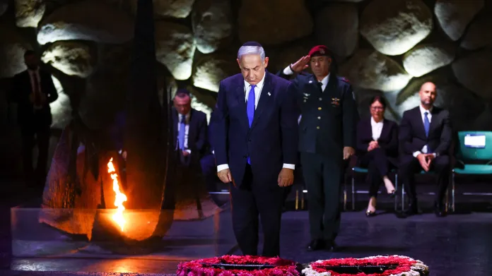 Izraelský premiér Benjamin Netanjahu při uctění obětí holocaustu