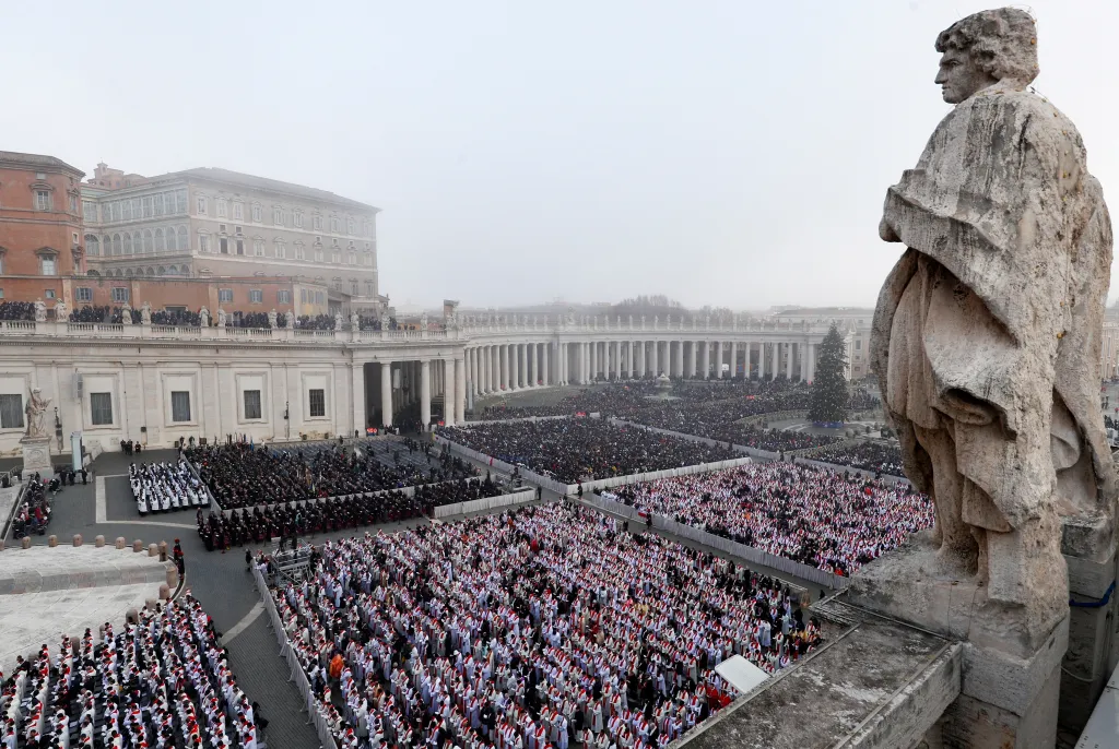 Pohřeb emeritního papeže Benedikta XVI. ve Vatikánu