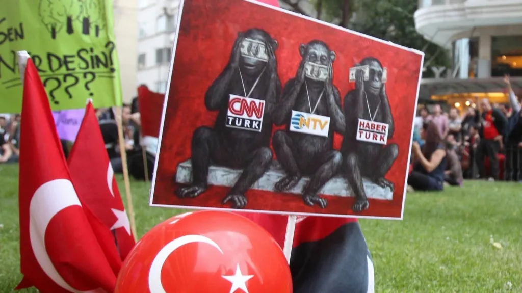 Protest proti mlčení tureckých médií