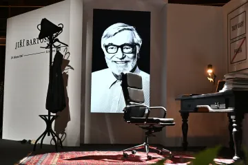 Veřejnost se rozloučila s Jiřím Bartoškou