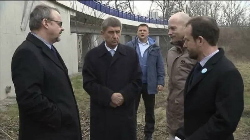 Ministři Ťok a Babiš se potkali na ostravských dálničních mostech
