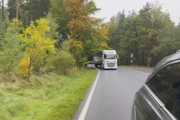 Zkratky pomůžou kamionům, ale ztěžují život v obcích
