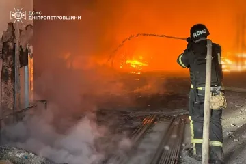 Při ruském útoku na Dnipro zemřeli nejméně dva lidé