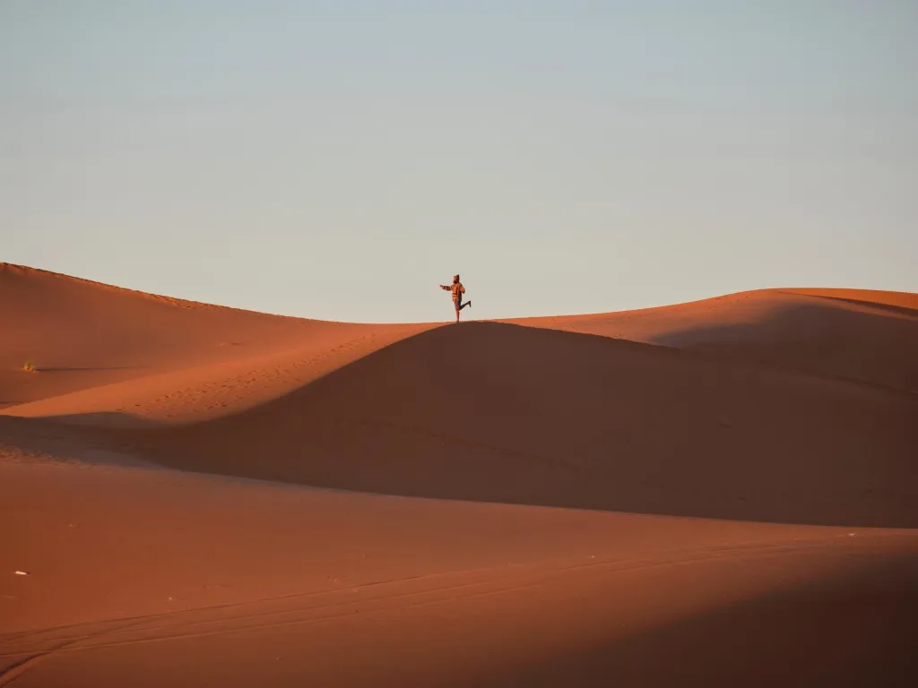 Tsz-cheung Lee, Erfoud v Maroku: Ranní jóga na Sahaře

Místní průvodce cvičí ranní jógu v saharské poušti poblíž města Erfoud v Maroku a ukazuje tak harmonii mezi člověkem a přírodou