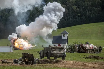 OBRAZEM: Svoboda přichází přes Slezsko. Operaci z druhé světové války předvedli v Králíkách