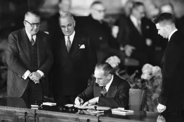 „Komunistický převrat v Československu vyvolal na Západě několik týdnů doslovné válečné psychózy.“