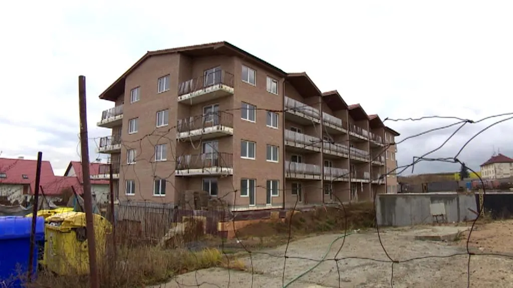 Rozestavěný bytový dům v Jenišově